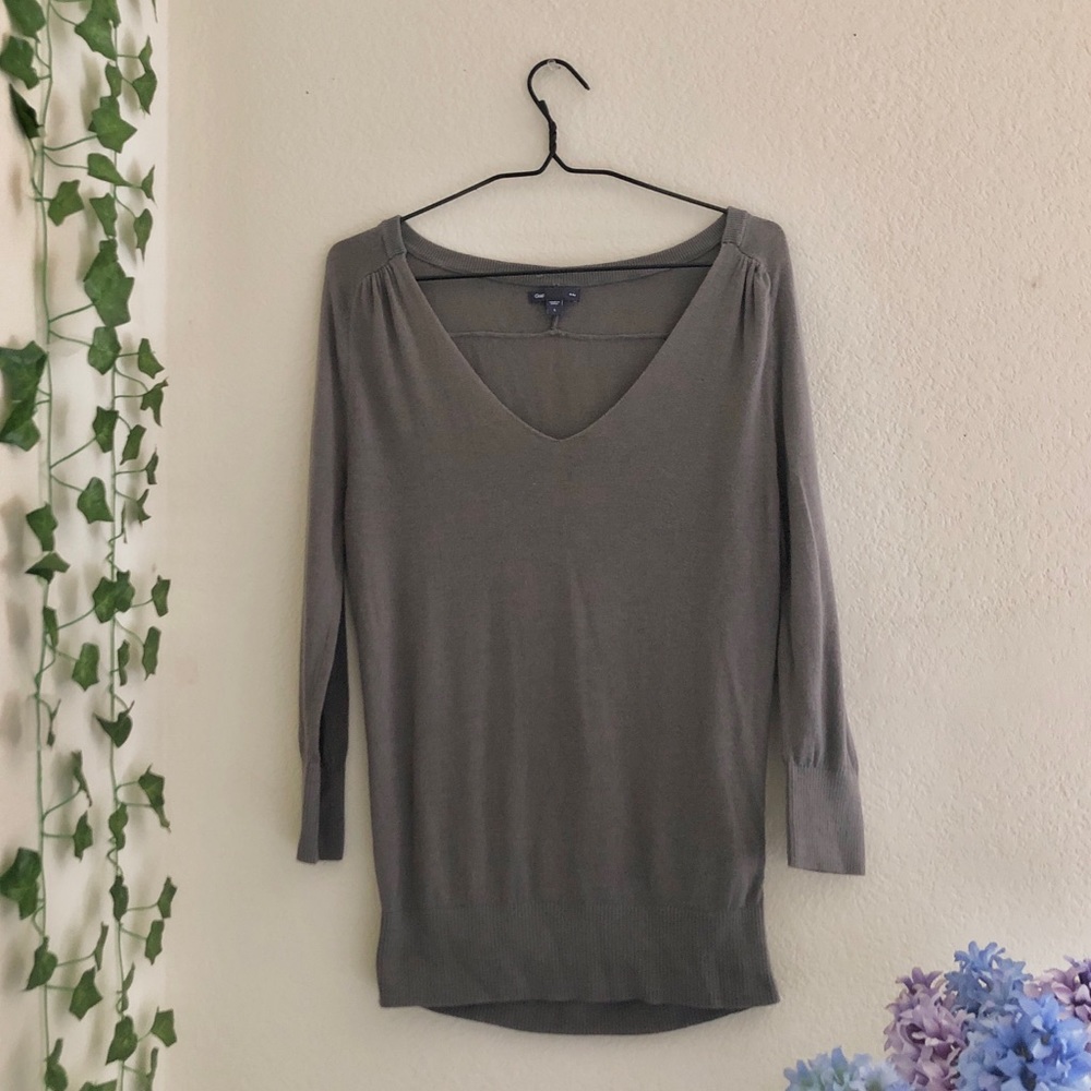 GAP Grey V-Neck Long-sleeve T-shirt